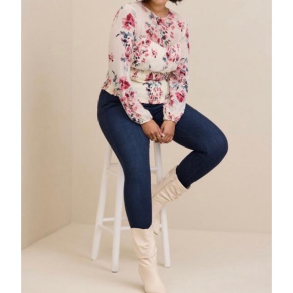 SOLD - Stretch Mesh Sweetheart Long Sleeve Top 2 2X 18 20 NWT Torrid New! - Picture 2 of 5